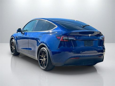 Used 2020 Tesla Model Y Long Range image 7
