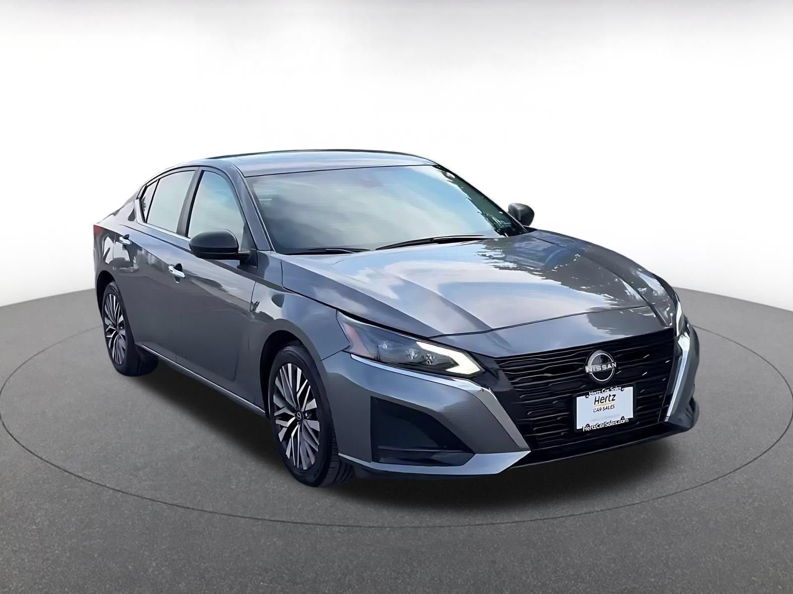 Used 2025 Nissan Altima 2.5 SV FWD image 3