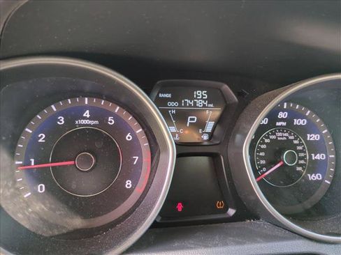 Used 2011 Hyundai Elantra GLS FWD image 12