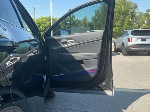 Used 2025 Kia Sportage X-Line image 15