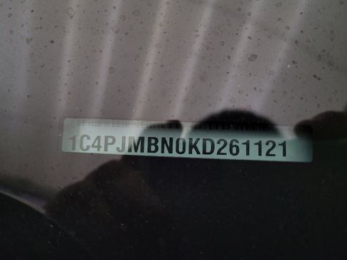 Used 2019 Jeep Cherokee Trailhawk AWD/4WD image 33