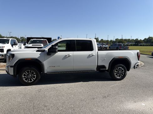 Certified 2025 GMC Sierra 2500 AT4 w/ AT4 Premium Plus Package AWD/4WD image 7