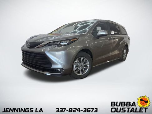 New 2026 Toyota Sienna XLE FWD image 1