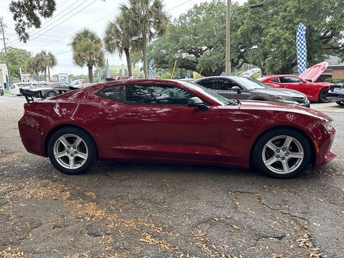 Used 2017 Chevrolet Camaro LT w/ Technology Package RWD image 6