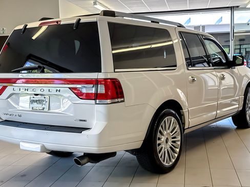 Used 2015 Lincoln Navigator L 4WD w/ Equipment Group 101A Reserve image 4