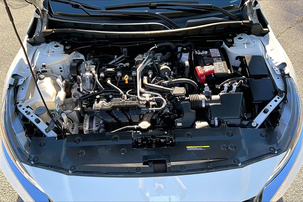 Used 2025 Nissan Altima 2.5 SV FWD image 12