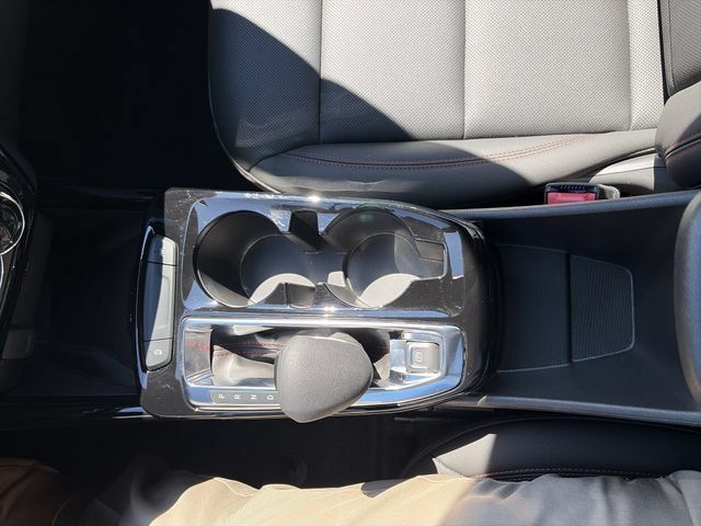 Used 2026 Chevrolet Trax RS w/ Sunroof Package FWD image 25