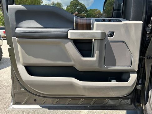 Used 2015 Ford F150 Lariat w/ Equipment Group 502A Luxury image 7