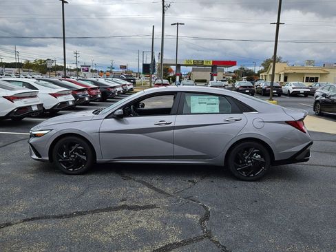 New 2026 Hyundai Elantra SEL Sport Premium FWD image 4