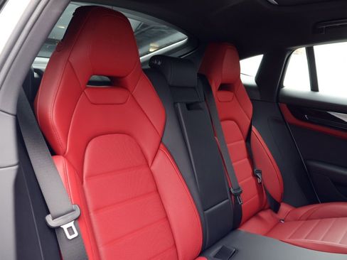 New 2026 Porsche Panamera image 23