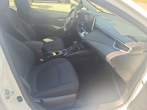 Used 2021 Toyota Corolla LE FWD image 30