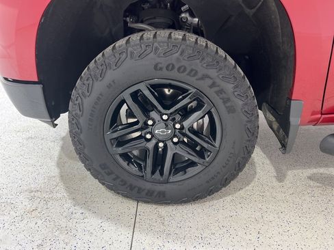 Used 2024 Chevrolet Silverado 1500 LT Trail Boss w/ Convenience Package II image 30