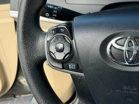 Used 2012 Toyota Camry LE FWD image 17