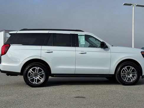 New 2026 Ford Expedition Active AWD/4WD image 3