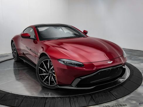 Used 2019 Aston Martin V8 Vantage Coupe RWD image 29