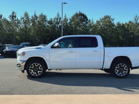 Used 2025 RAM 1500 Laramie AWD/4WD image 5