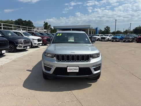 New 2025 Jeep Grand Cherokee Limited image 10