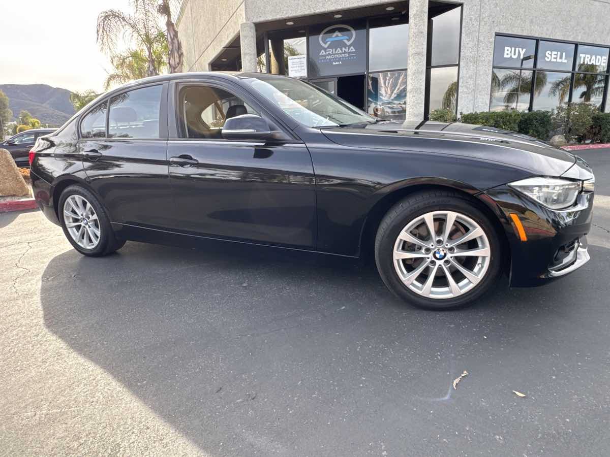 Used 2018 BMW 320i Sedan RWD image 6