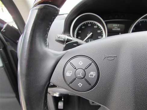 Used 2012 Mercedes-Benz GL 550 4MATIC image 15