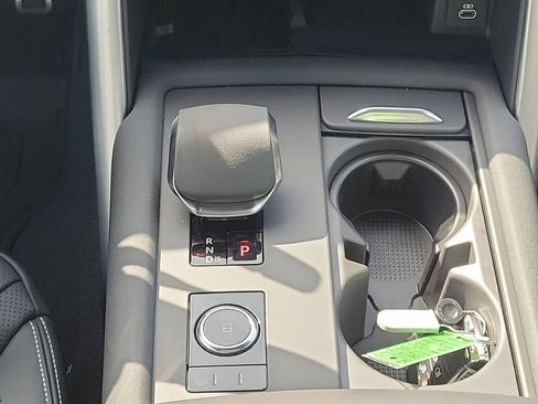New 2025 Land Rover Discovery Metropolitan Edition AWD/4WD image 20