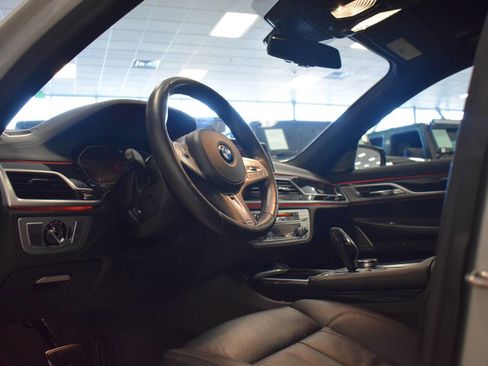 Used 2020 BMW 740i w/ M Sport Package image 35