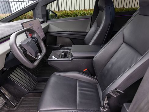 Used 2024 Tesla Cybertruck Cyberbeast AWD/4WD image 11