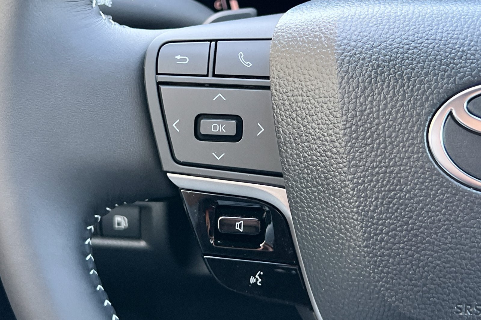 New 2026 Toyota Camry SE FWD image 25