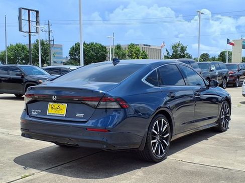 Used 2024 Honda Accord Touring image 2