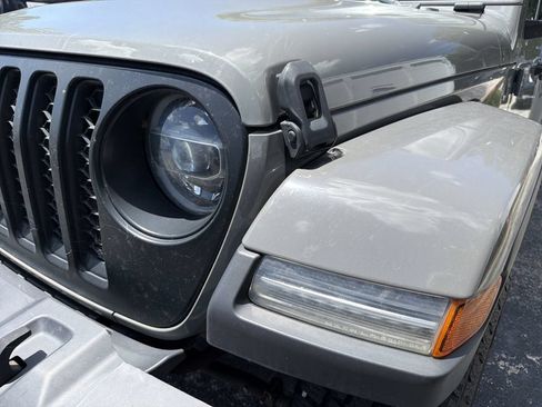 Used 2022 Jeep Gladiator Sport AWD/4WD image 4