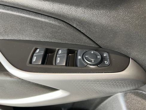 Used 2024 Chevrolet Trax RS w/ Sunroof Package image 25