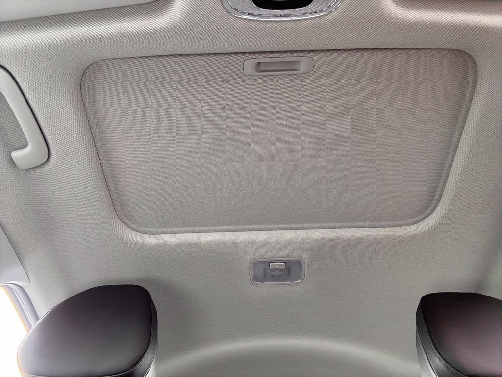 Certified 2025 Hyundai Elantra Limited FWD image 44