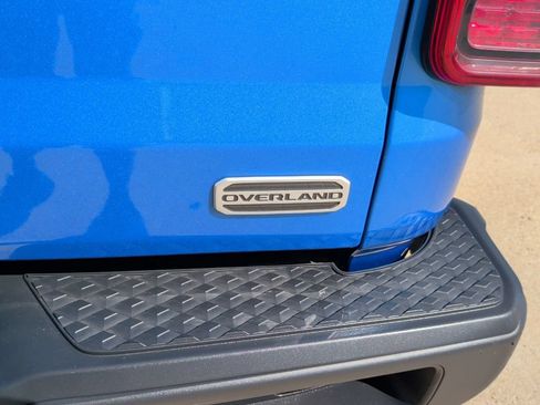 Used 2022 Jeep Gladiator Overland w/ LED Lighting Group AWD/4WD image 44