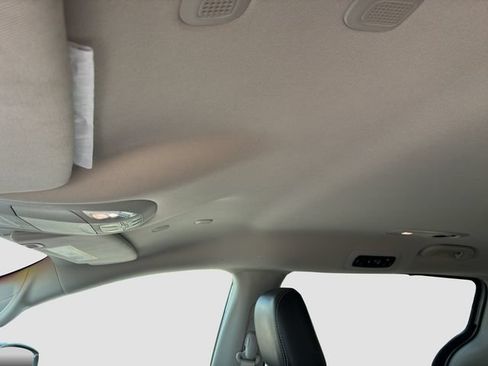 Used 2024 Chrysler Pacifica Touring-L FWD image 24