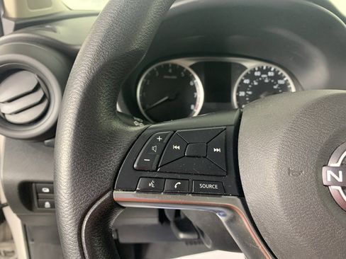 Used 2022 Nissan Kicks S image 18