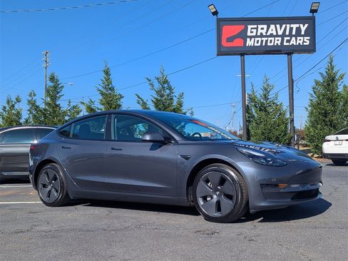 Used 2023 Tesla Model 3 Standard Range image 5