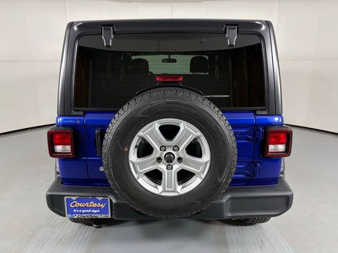 Used 2019 Jeep Wrangler Unlimited Sport S AWD/4WD image 7