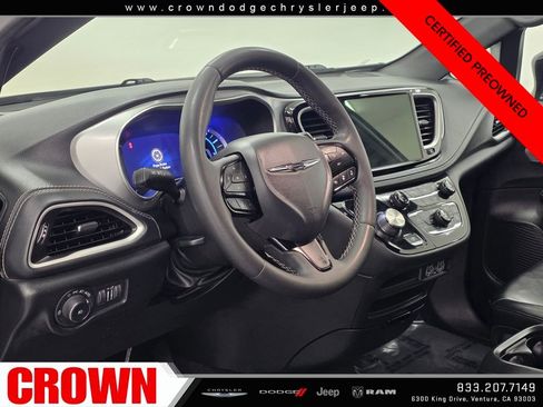 Certified 2024 Chrysler Pacifica Select image 17