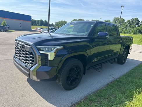 Used 2025 Toyota Tundra Platinum w/ TRD Off-Road Package AWD/4WD image 5