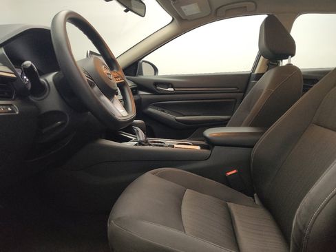 Used 2024 Nissan Altima 2.5 SV FWD image 17