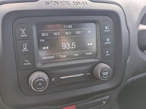 Used 2017 Jeep Renegade Trailhawk AWD/4WD image 14