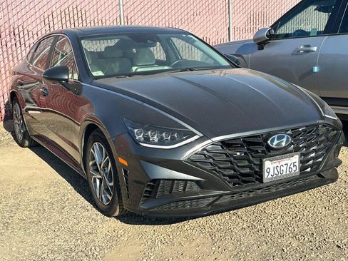 Used 2023 Hyundai Sonata SEL w/ Convenience Package FWD image 2