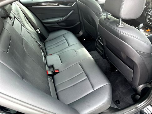 Used 2019 BMW 530e w/ Convenience Package image 23