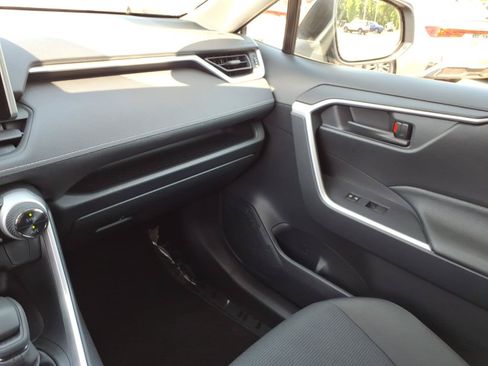 Used 2025 Toyota RAV4 LE AWD/4WD image 30