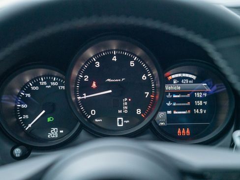 New 2026 Porsche Macan Turbo image 16