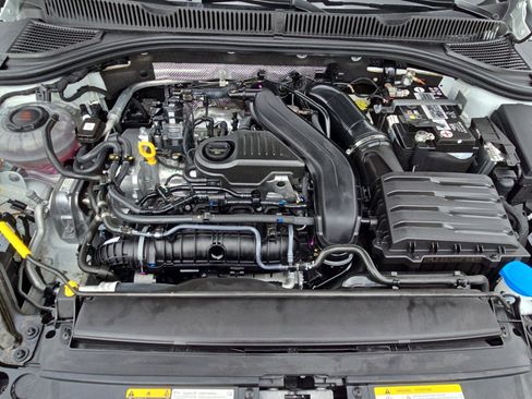 Used 2023 Volkswagen Jetta SE w/ Panoramic Sunroof Package image 33