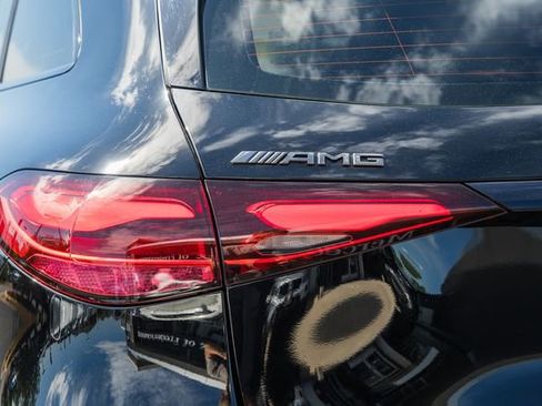 Used 2024 Mercedes-Benz GLC 43 AMG 4MATIC image 7