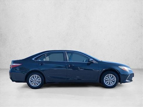 Used 2016 Toyota Camry LE FWD image 4