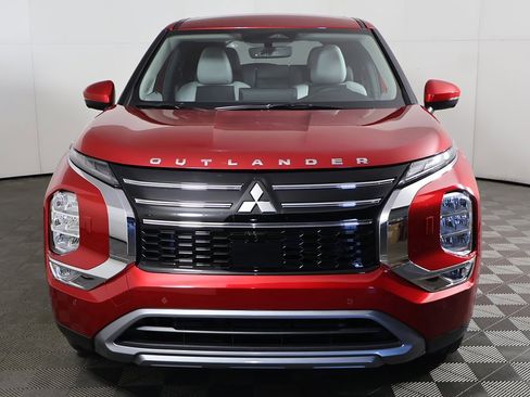 New 2025 Mitsubishi Outlander SE image 15