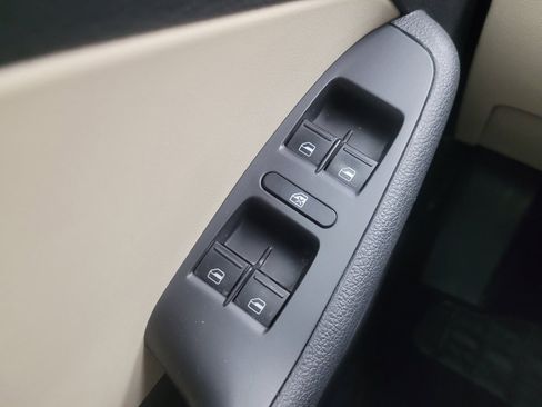 Used 2017 Volkswagen Jetta SE FWD image 27
