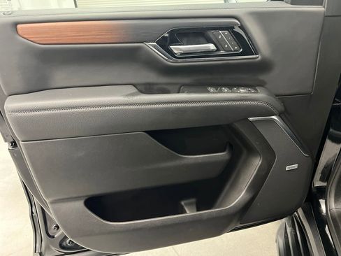 Used 2025 GMC Yukon Denali image 11